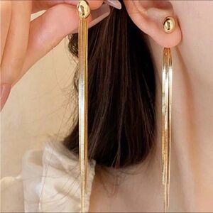 Elegant Gold Dangle Earrings